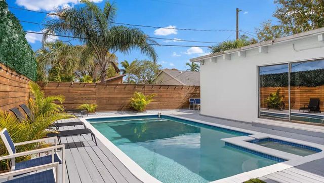 3070 NE 13th Ave, Oakland Park, FL 33334