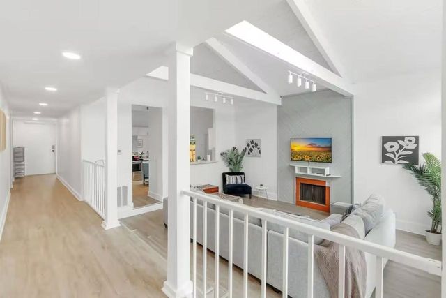 3070 NE 13th Ave, Oakland Park, FL 33334