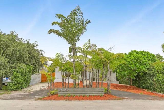 3070 NE 13th Ave, Oakland Park, FL 33334