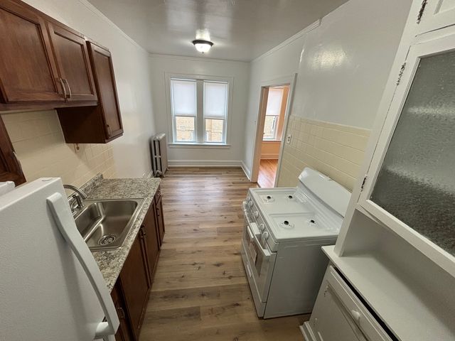 2216 W Thome Avenue 3-B, Chicago, IL 60659