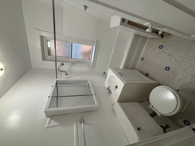 2216 W Thome Avenue 3-B, Chicago, IL 60659