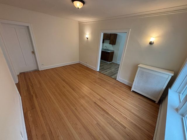 2216 W Thome Avenue 3-B, Chicago, IL 60659