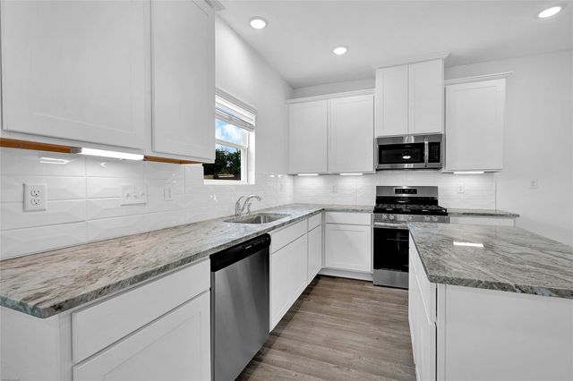 3210 Falling Brook Drive, Baytown, TX 77521