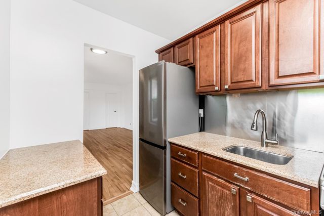 611 Palmer Road 5O, Yonkers, NY 10701