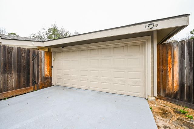 19414 Dianeshire Drive, North Houston, TX 77388