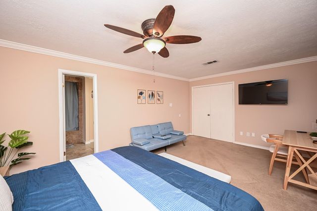 19414 Dianeshire Drive, North Houston, TX 77388