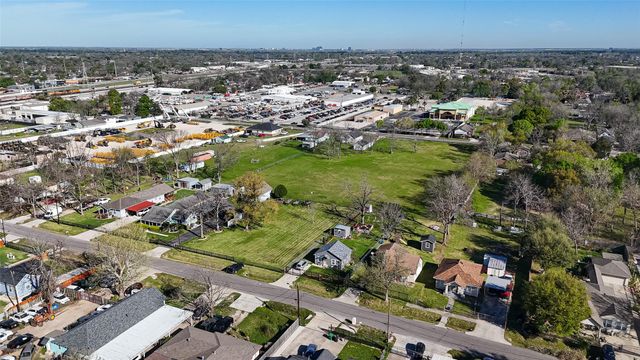 1717 Cresline Street, Houston, TX 77093
