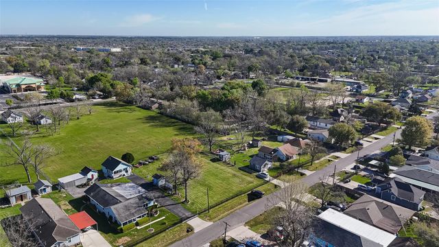 1717 Cresline Street, Houston, TX 77093