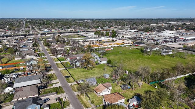 1717 Cresline Street, Houston, TX 77093