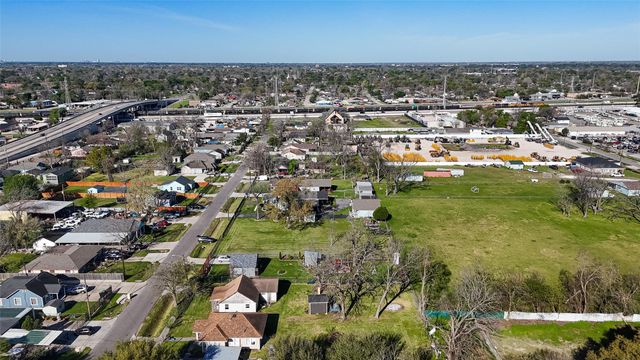 1717 Cresline Street, Houston, TX 77093