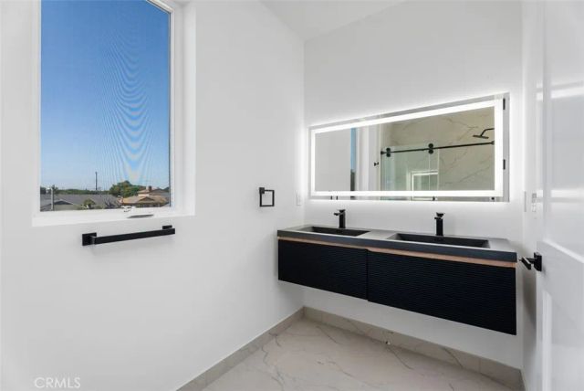 1325 W Ash B, Fullerton, CA 92833