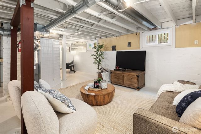 832 NW 67th Street, Seattle, WA 98117