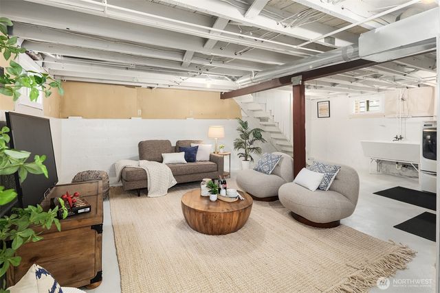 832 NW 67th Street, Seattle, WA 98117