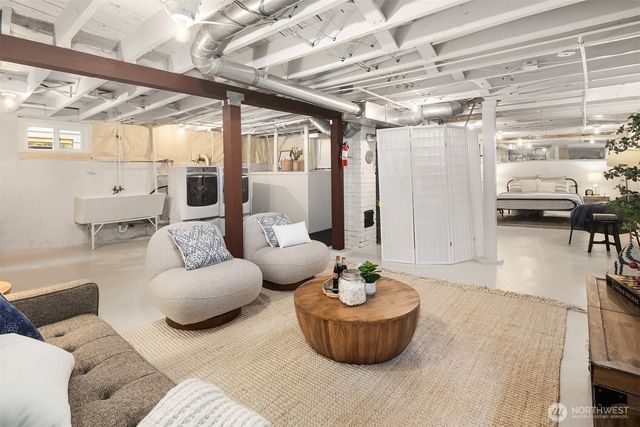 832 NW 67th Street, Seattle, WA 98117