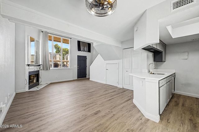 4240 N LONGVIEW Avenue 9, Phoenix, AZ 85014