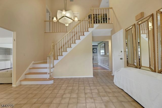 42 Cosgrove Ct, Fair Lawn Boro, NJ 07410