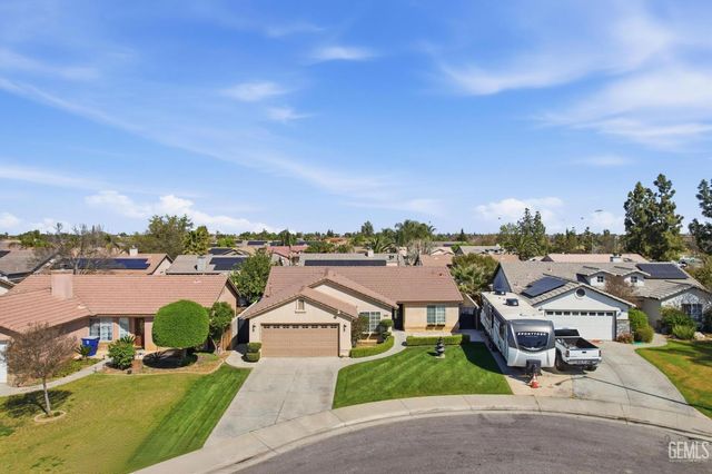 12108 Flat Iron Court, Bakersfield, CA 93312