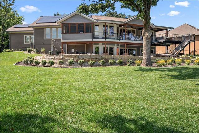 1647 NE Ozark Drive, Lee's Summit, MO 64086
