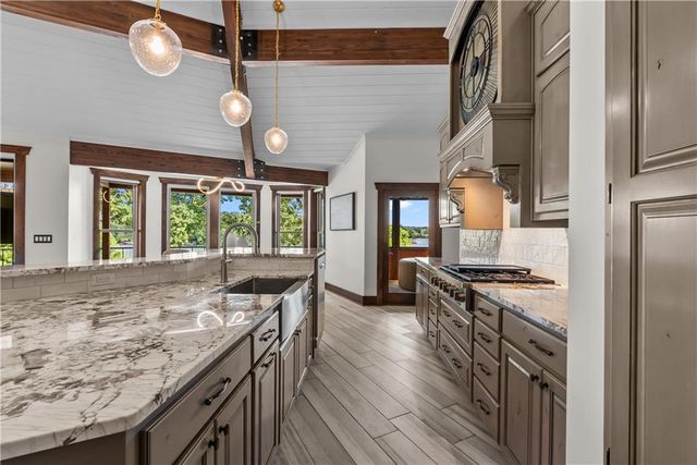 1647 NE Ozark Drive, Lee's Summit, MO 64086