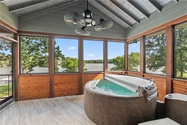 1647 NE Ozark Drive, Lee's Summit, MO 64086