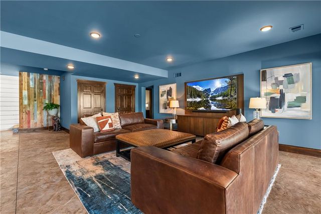1647 NE Ozark Drive, Lee's Summit, MO 64086