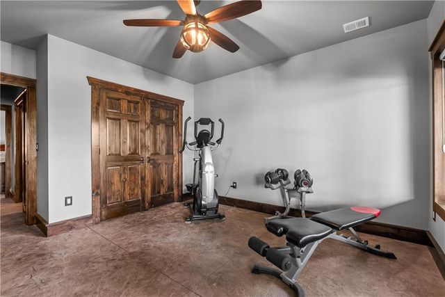 1647 NE Ozark Drive, Lee's Summit, MO 64086