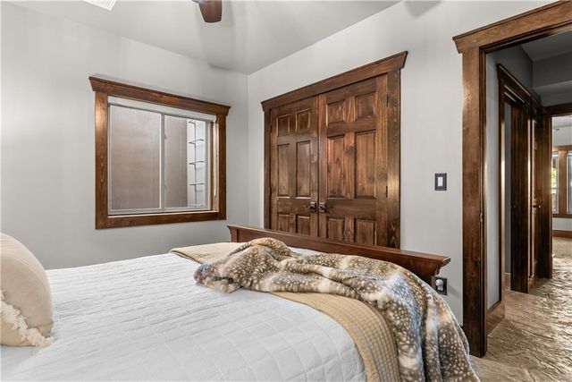 1647 NE Ozark Drive, Lee's Summit, MO 64086
