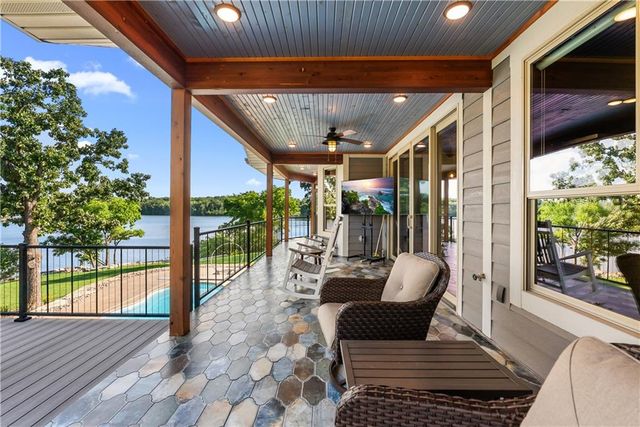 1647 NE Ozark Drive, Lee's Summit, MO 64086