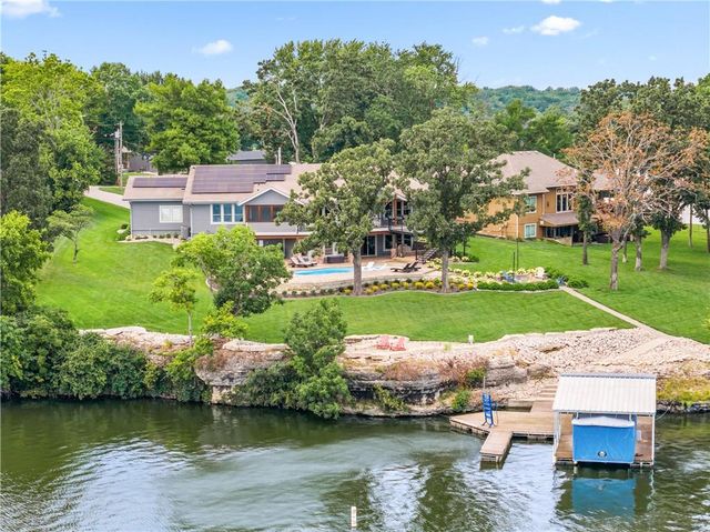 1647 NE Ozark Drive, Lee's Summit, MO 64086