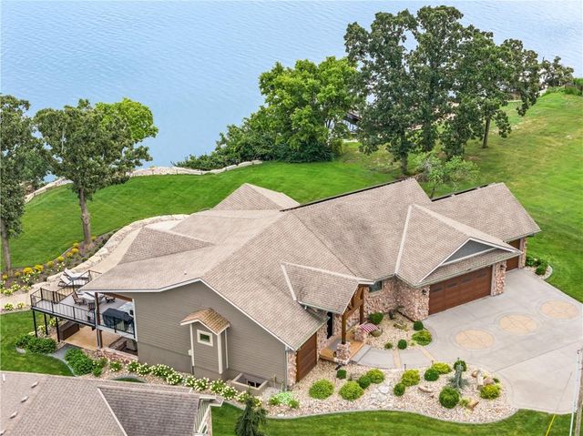 1647 NE Ozark Drive, Lee's Summit, MO 64086