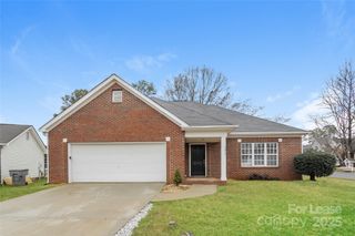 7211 Petal Court, Charlotte, NC 28227
