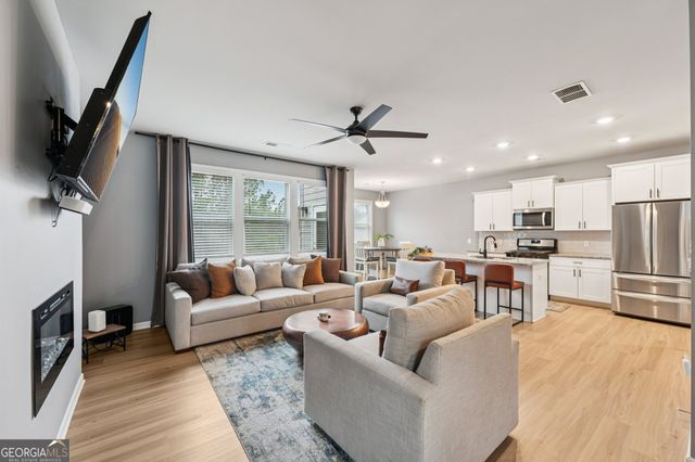 95 Denver Avenue, Hiram, GA 30141