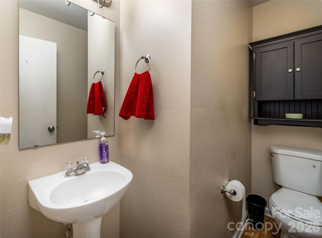 7343 Fox Point Drive, Charlotte, NC 28269