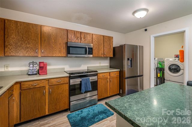 7343 Fox Point Drive, Charlotte, NC 28269