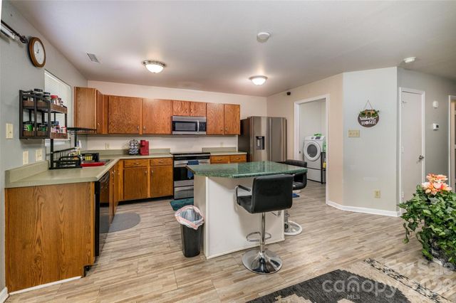 7343 Fox Point Drive, Charlotte, NC 28269