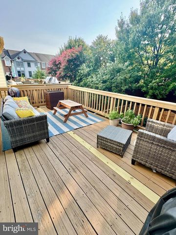 102 MAXIMILLIAN CT SW, Leesburg, VA 20175