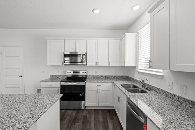 1107 CRANE COURT, Marion, TX 78124