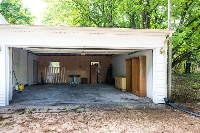 153 W E Avenue, Cooper Twp, MI 49009