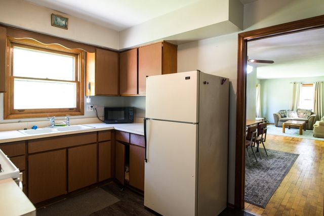 153 W E Avenue, Cooper Twp, MI 49009