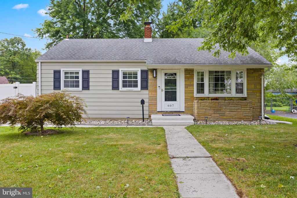 607 GARDEN ST, Mount Holly, NJ 08060