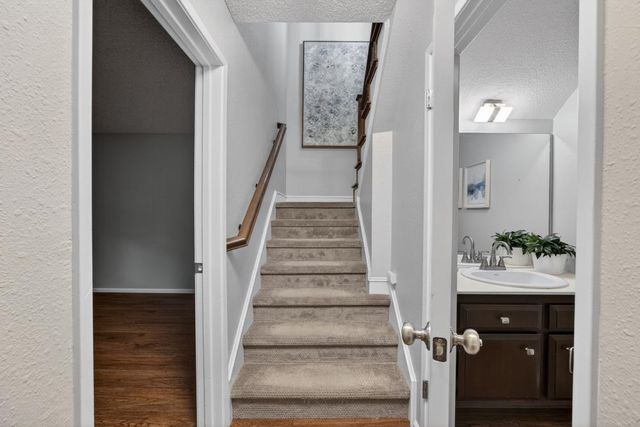 3 Colby Ct, Sacramento, CA 95825