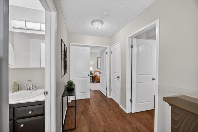 3 Colby Ct, Sacramento, CA 95825