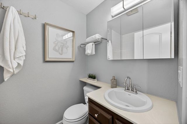 3 Colby Ct, Sacramento, CA 95825