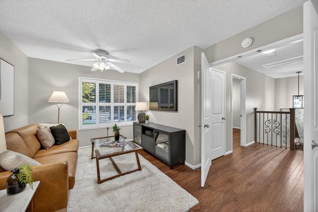 3 Colby Ct, Sacramento, CA 95825