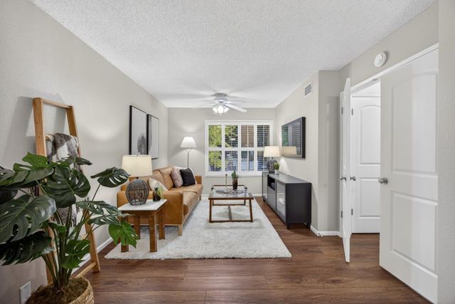 3 Colby Ct, Sacramento, CA 95825