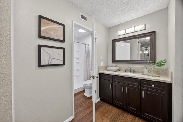 3 Colby Ct, Sacramento, CA 95825