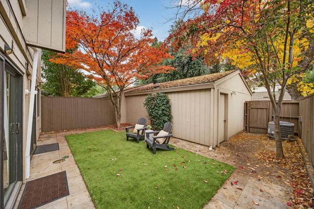 3 Colby Ct, Sacramento, CA 95825