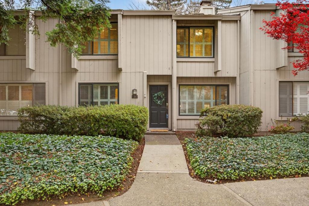 3 Colby Ct, Sacramento, CA 95825