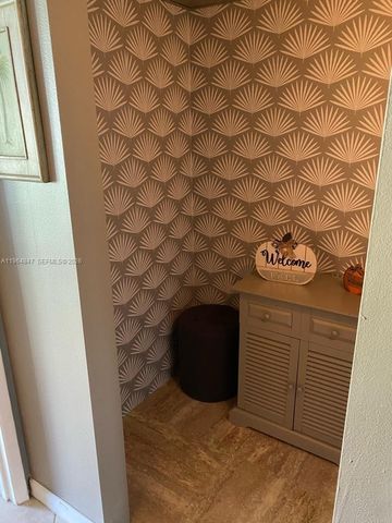3000 Springdale Boulevard V207, Palm Springs, FL 33461