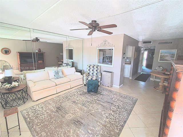 3000 Springdale Boulevard V207, Palm Springs, FL 33461